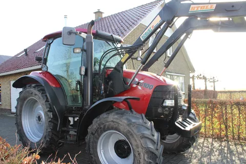 Case IH MXU 100 met voorlader