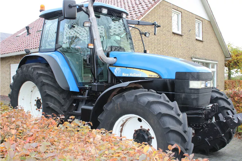 New Holland TM 140