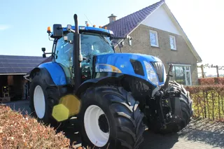 New Holland T7030