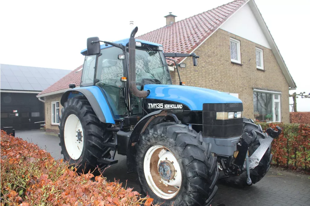New Holland TM 135