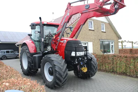 Case IH PUMA 130 met voorlader