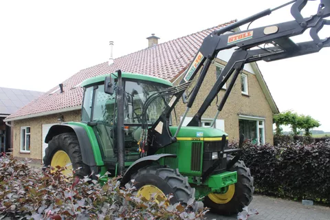 John Deere 6010 met voorlader