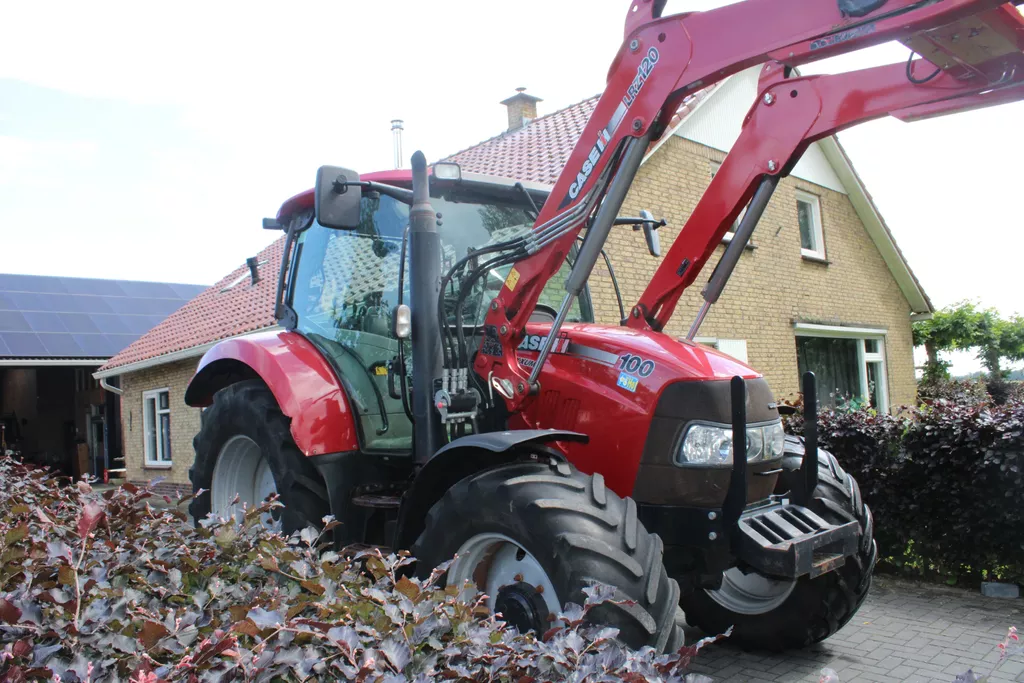 Case MAXXUM 100 met voorlader