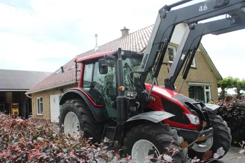 Valtra N Serie N 103 met Voorlader