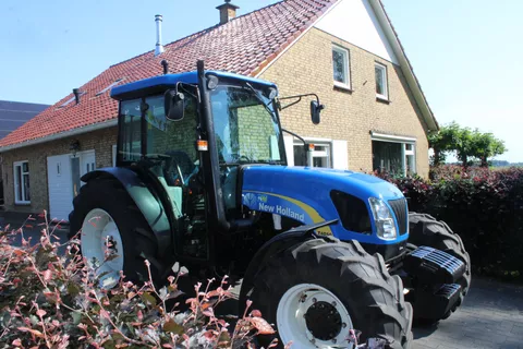 New Holland T4050