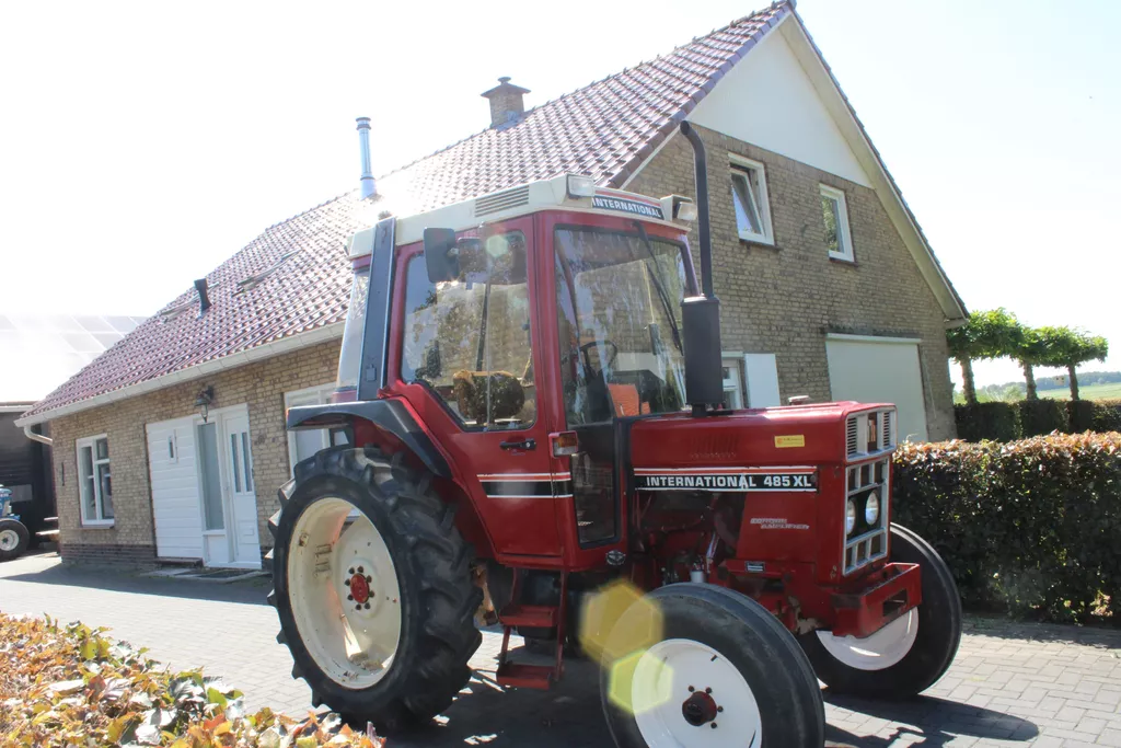 International 485 XK