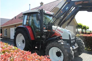 Steyr 9100 M met voorlader