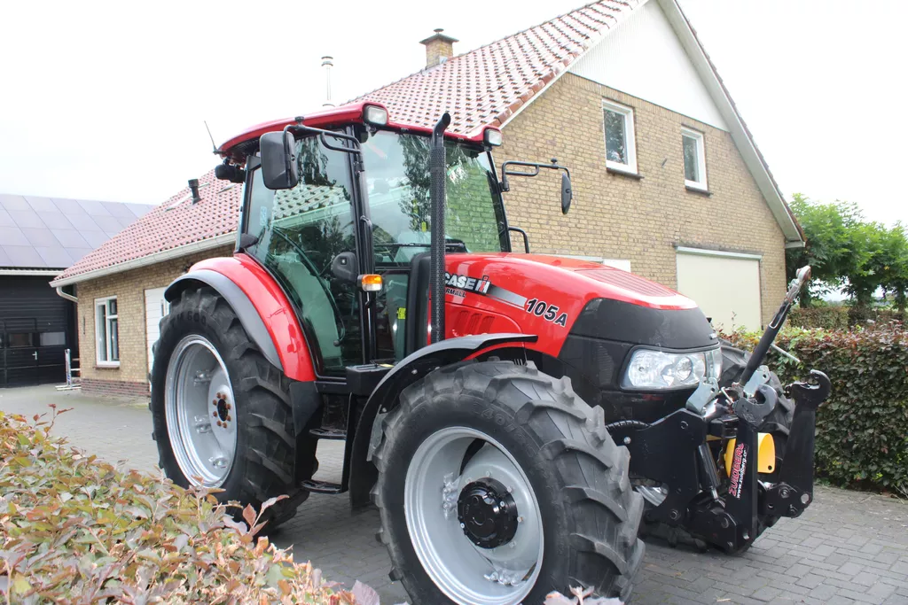 Case IH Farmall 105A