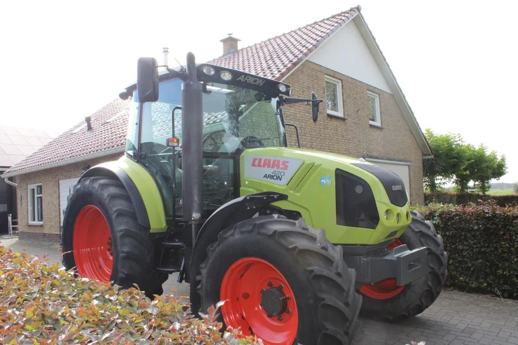CLAAS Arion 420