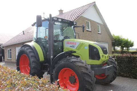 CLAAS Arion 420