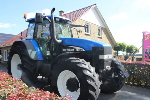New Holland TM175 TM 175 power command fronthef en front aftakas geveerde cabine lucht