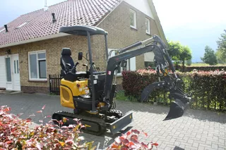 Eurotrac HE 12 servo