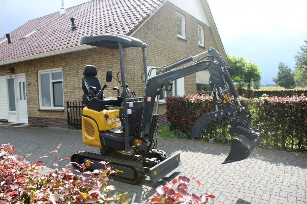 Eurotrac HE 12 servo