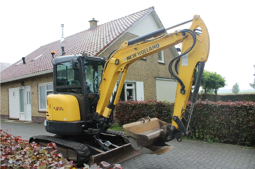 New Holland E37C
