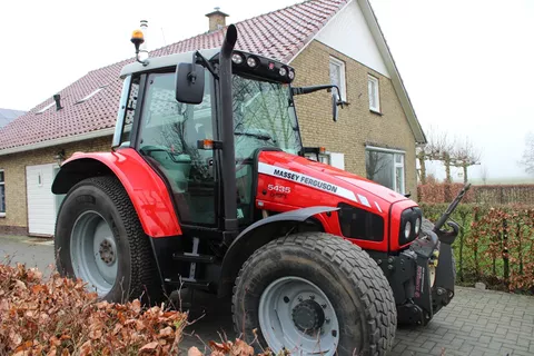 Massey Ferguson 5435