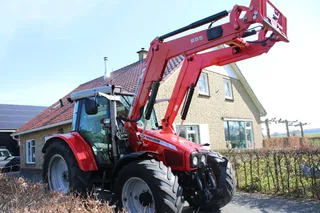 Massey Ferguson 5445 Dyna 4 met Voorlader fronthef en luchtreminstallatie