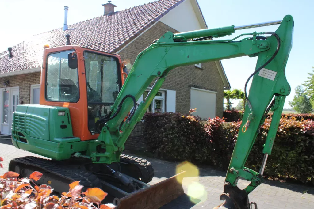 Takeuchi TB 235