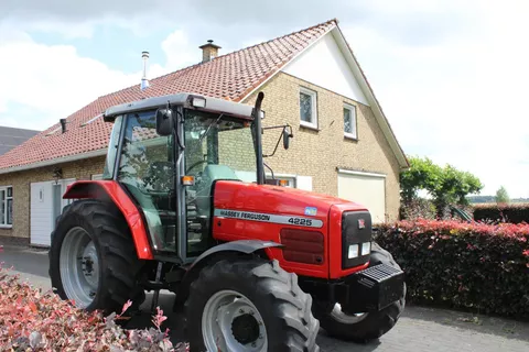 Massey Ferguson 4225